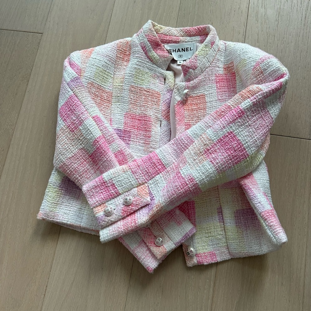 Cute pink jacket xs!! Great condition worn once